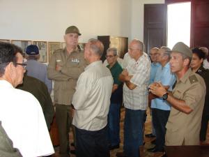 Visita de los participantes de la Dirección Nacional al cuarto de Fidel en su época de alumno del colegio de Belén