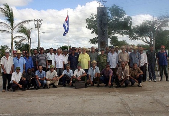 En la foto una representación de los milicianos que integraron el batallón 107, procedentes de Cacocum. 