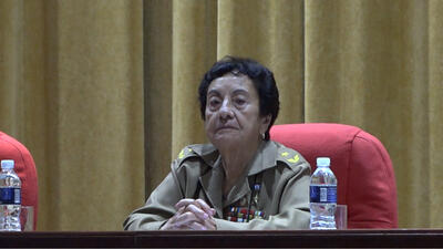 Delsa E. Puebla Viltre (Teté) en la Presidencia Comisión 2