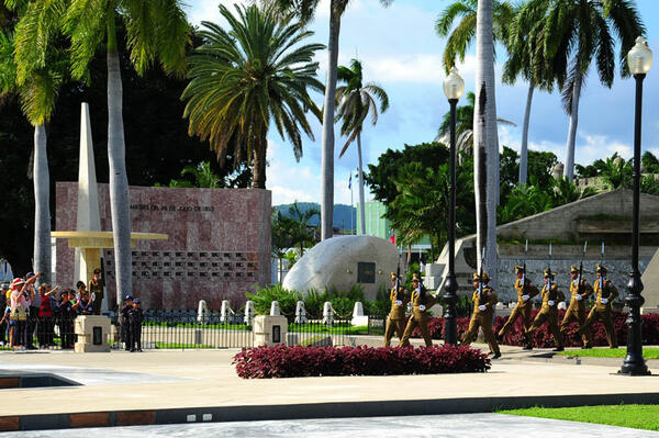 Combatientes del Ejército Rebelde visitan Santiago de Cuba