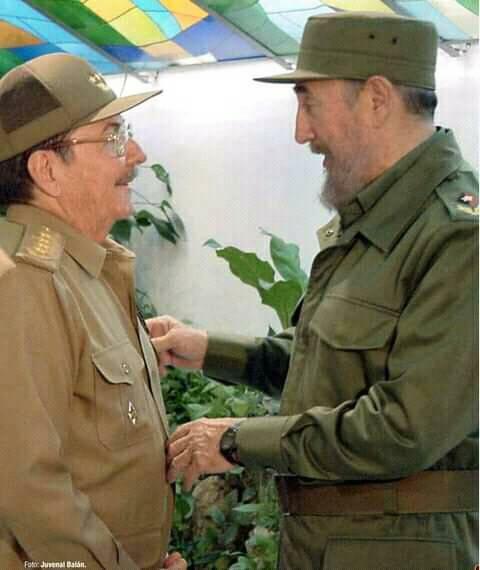 Para Raúl, Fidel es no solo el hermano, sino el jefe, el maestro, el amigo, a quien sigue y admira desde temprana edad. (Foto: Juvenal Balán) 
