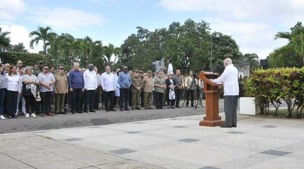 Presiden Raul y Diaz–Canel despedida de la Heroína Asela de los Santos