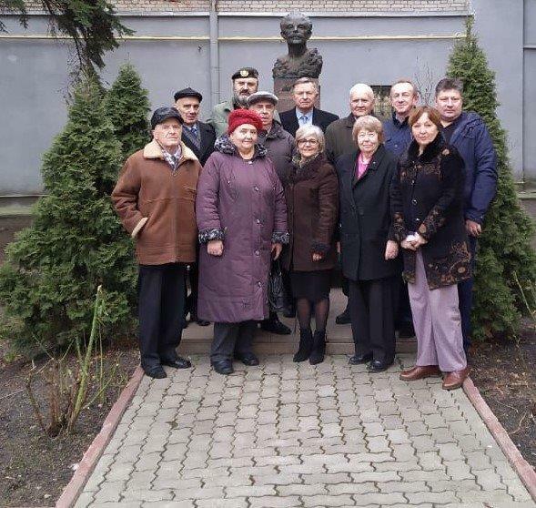 Condecoran en Kiev a Veteranos de la Crisis de Octubre